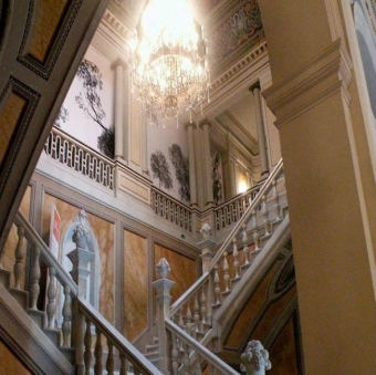 Interior escalera Palacio de Pedralbes